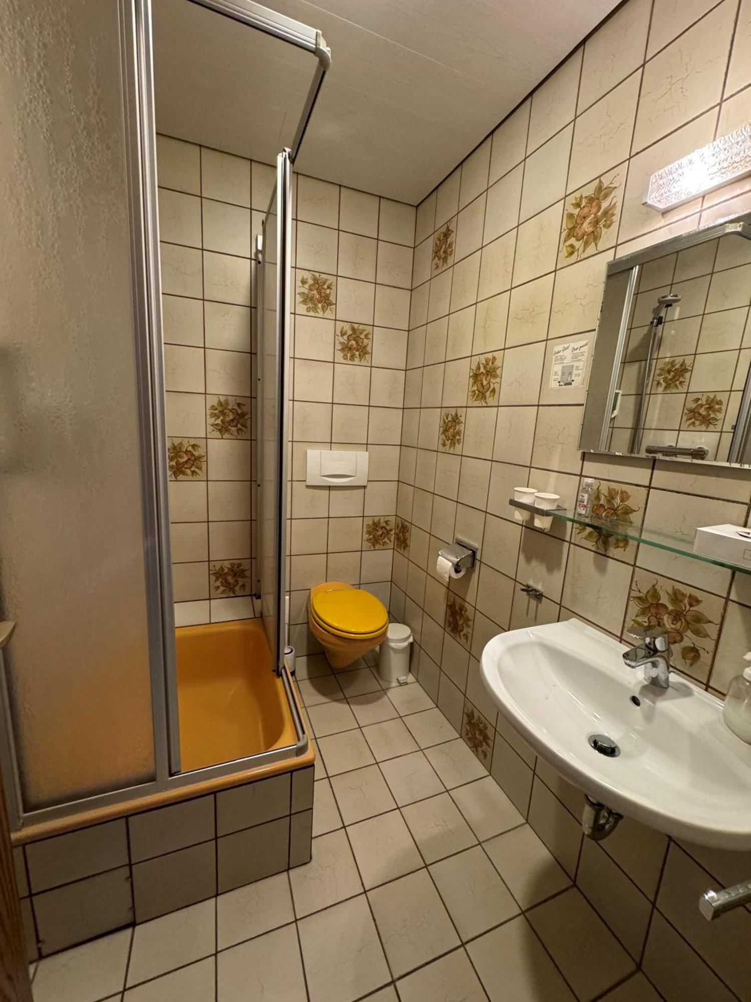 Hotel Zur Muehle Iserlohn Rum bild